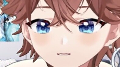 "Cậu bé...không có tóc?" 》