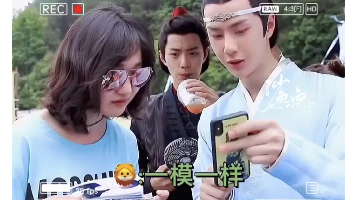 【Bo Jun Yi Xiao】Hilarious—one’s all about watching the drama, the other’s ruthless; the screenwriter