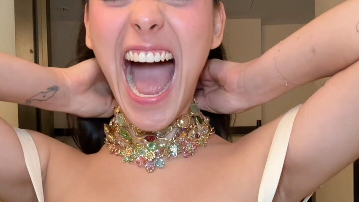 เพลิดเพลินสุดๆ กับการดูคนแต่งตัวสไตล์ไฮเปอร์มินิมัลใส่เครื่องประดับ