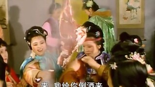贾府小姐吃烤肉，新版VS老版，新版全程尬笑。