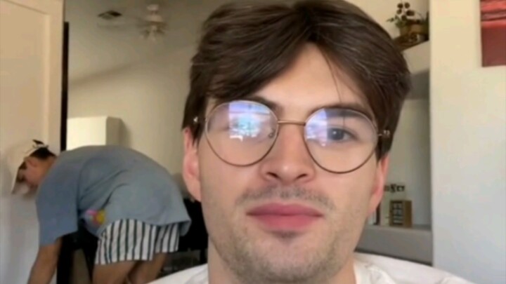 ชีวิตคู่ในสมุดรายชื่อเต็มไปด้วยอันตรายทุกย่างก้าว 😂😂