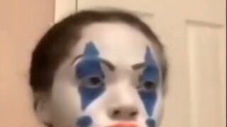 Lily Clown sekarang menjadi beton...