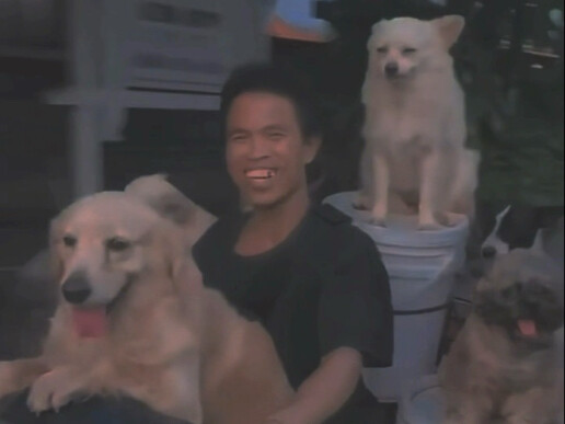 “Kalau nggak bisa menyenangkan seluruh dunia, setidaknya buat diri sendiri bahagia dulu.”