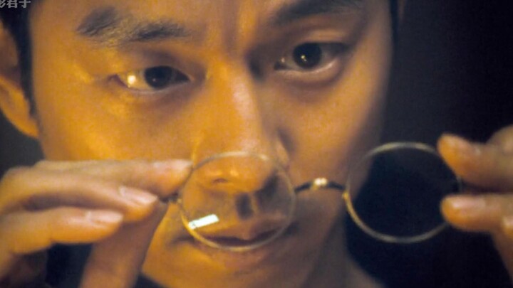 Police notice the suspect’s glasses don’t reflect light—melt the lenses, and they find nuclear weapo