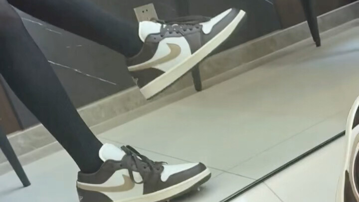 لا أرتدي نفس الحذاء مرتين في الأسبوع