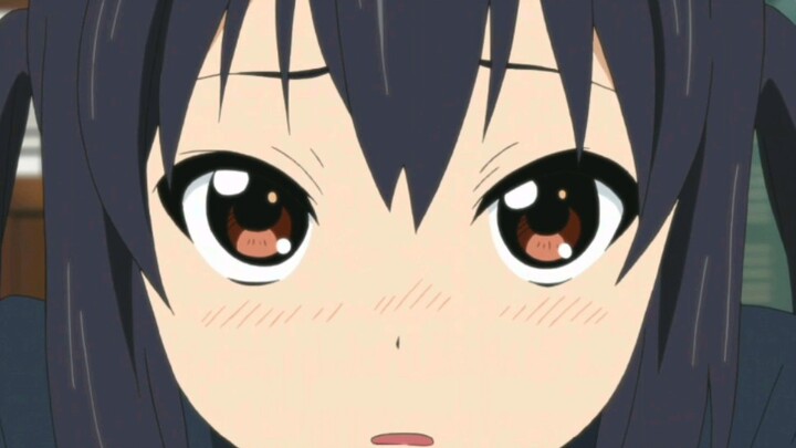 [หญิงสาวที่มีเสียงเบา] ว่า Daiwei โง่แค่ไหนตอนที่เธอยังเป็นเด็ก