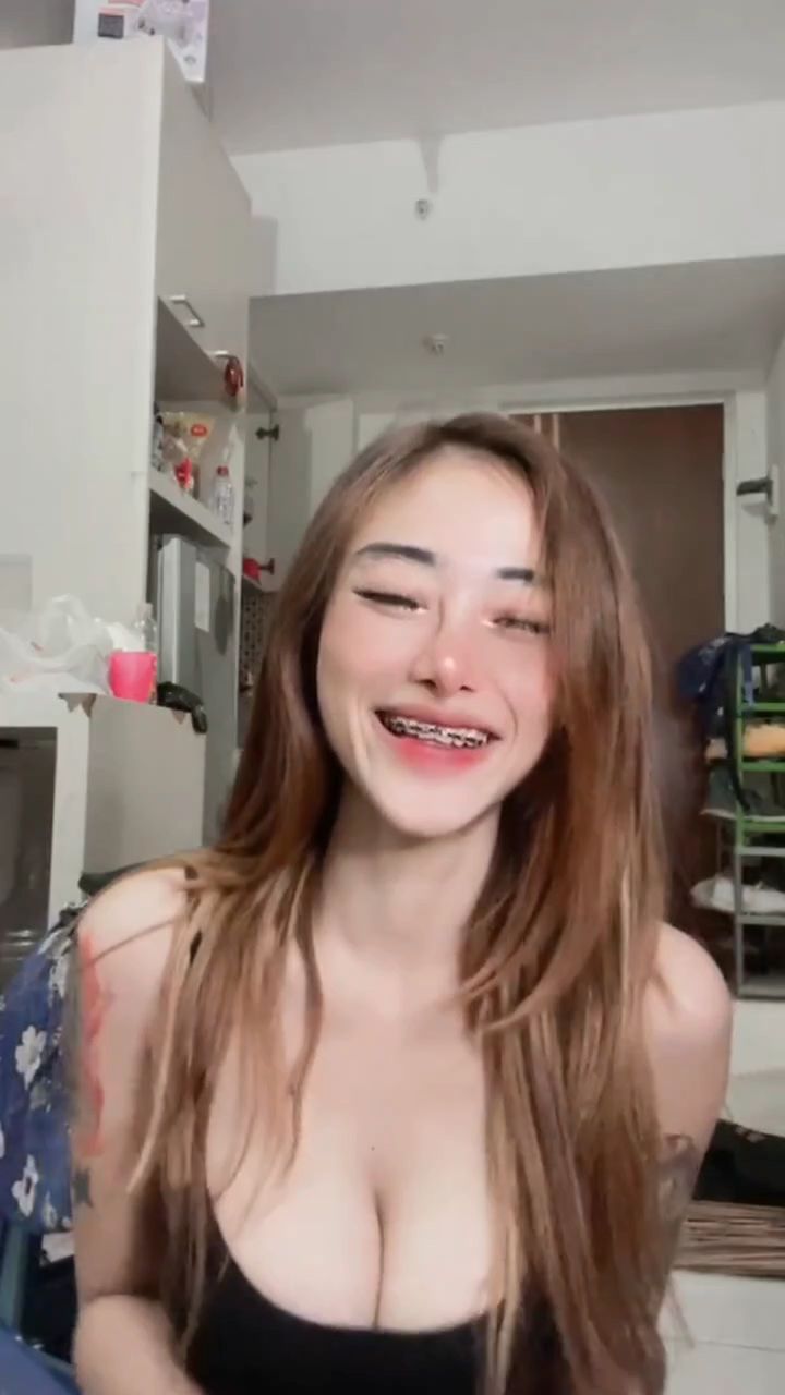 Jessika intan live bugil