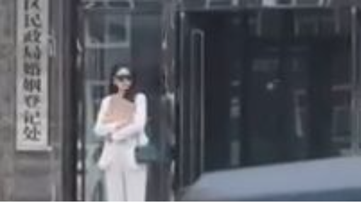 (ตอนเดียวจบ) ไอต้าวความจำเสื่อมที่รักของฉัน [พากย์ไทย] 🥶 จากสามีที่ขอหย่าอย่างเย็นชา...กลายเป็นหนุ่