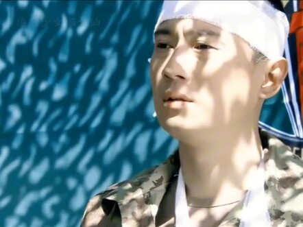 Er Niu traveled abroad carrying 40 packs of pickled mustard tubers, and even the instructor was thri