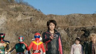 Narutaki: "DEKADE, siapa kamu!" "Kamen Rider Lewat"