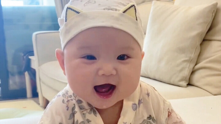 Come help take a look at the baby! Thank you, aunties!