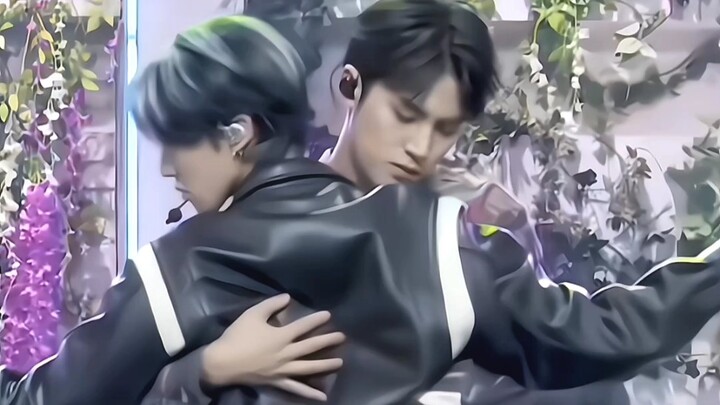 Sayang, pinggangnya enak sekali disentuh     [Kui Ba][Xu Minghao Jin Minkui]