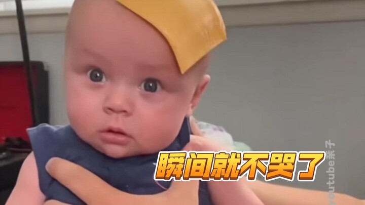 在宝宝哭时往其头上丢块芝士片，会有意想不到的效果...