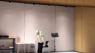 Đưa tôi xem cú liên kích ở giây thứ 32 đi, xem xong tôi suýt rớt cả hàm xuống.