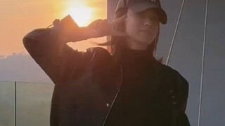 Jiang Peiyao dances to "Fate"