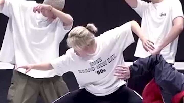 【صنع الكنز】غرفة تمارين البجعة السوداء، جيمين يركز