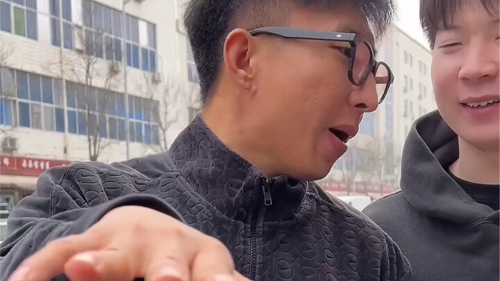 王师傅的眼光太毒辣了！兄弟们评价一下这身穿搭！