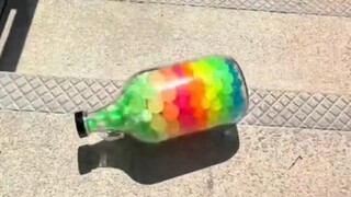 楼梯滚瓶子爆破解压时刻