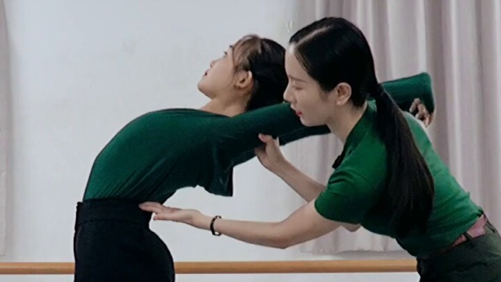 Teach you professionally and effectively: hold the hind legs, move the hind legs! Unlock easily! Bab