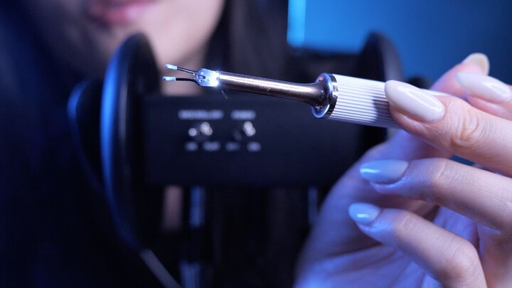 Ear-picking ASMR for sleep, product recommendations, and bedtime stories | 300K-subscriber celebrati