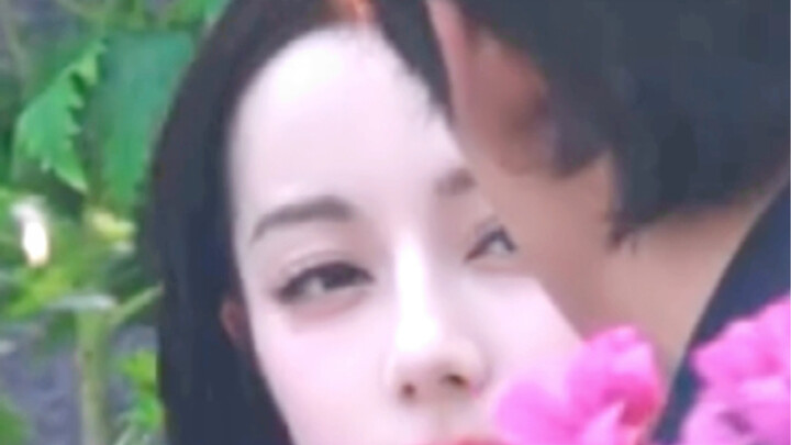 Xiaotaku is a little nervous about washing Luo's hair! ! ! !