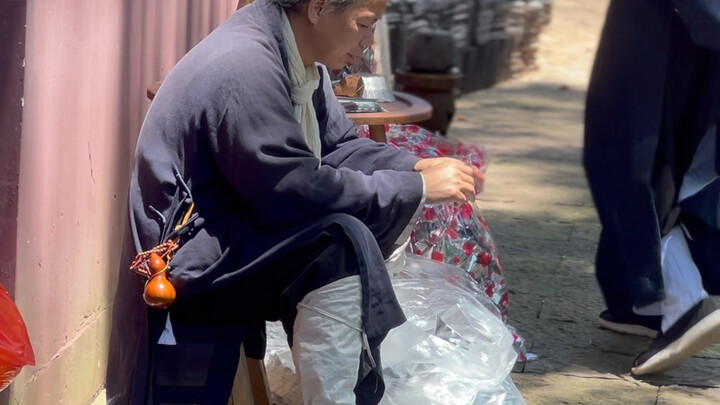 ตอนแรกแค่อยากมาดูน้ำตก แต่กลับเกือบบวชซะแล้ว