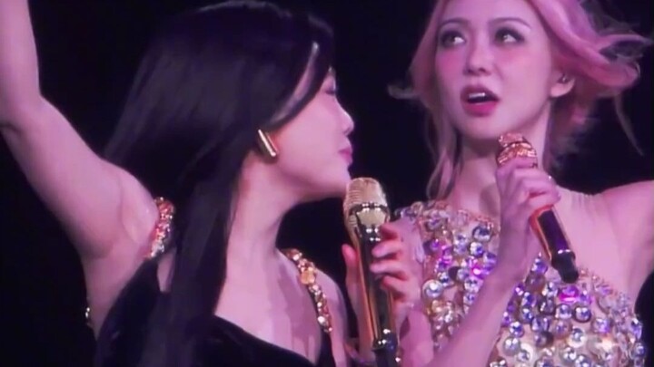 Cười không nổi nữa rồi, vẫn là cô chị thích gây rắc rối đó.