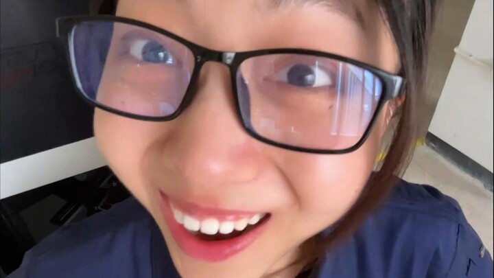 أين مكتبي؟ القطار G432، العربة الخامسة، المقعد 8F