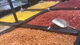 [فيديو] فتاة يابانية تزور سوبر ماركت صيني لأول مرة وتنبهر بالمكونات الجديدة والفريدة! ~ تشجيانغ الجز