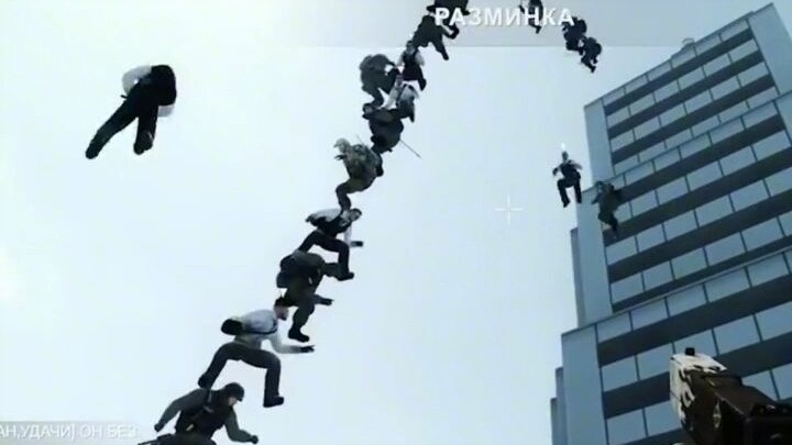 You’ll never believe how insane it is when a human ladder is built step by step entirely by players.