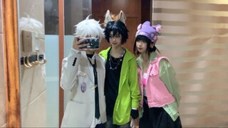 I danced to the surprising click at the comic convention!