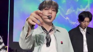 أحدث أغنية عودة لفرقة EXO على مسرح Cream Soda 230714 HD
