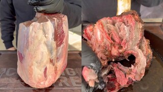 Asapkan seporsi tulang kaki sapi "Palu Thor", dagingnya benar-benar empuk dan melunak, siapa yang bi