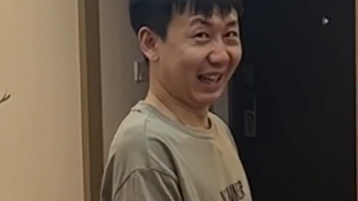 الجو حار جدًا، وحبيبتي غاضبة جدًا، سأقوم بتهدئتها قليلًا.