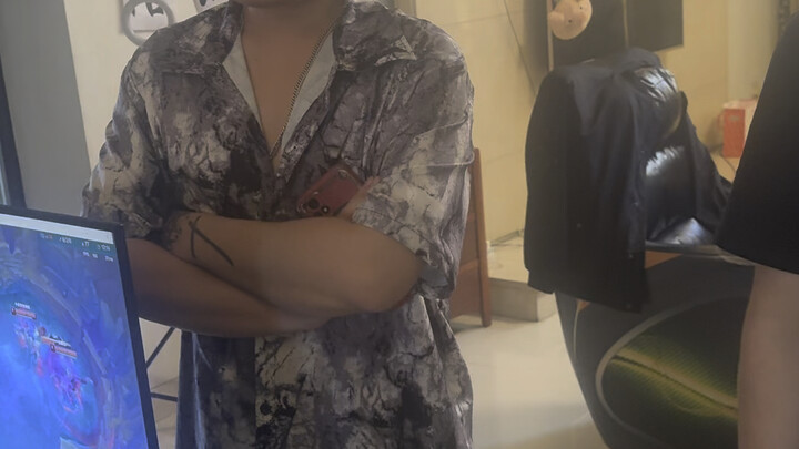 Thường ngày studio phát đơn, mọi người đoán xem, tại sao Tiểu Tuấn chỉ có thể nhận đơn Bạch Kim?