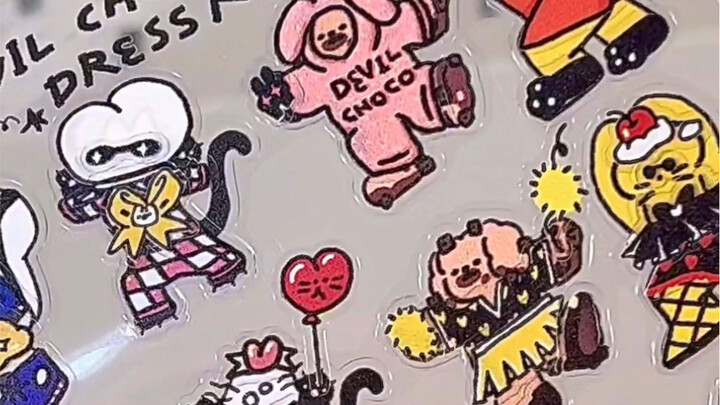 ملصقات تغيير الملابس للكبار.. أظن أنني فهمت اللعبة تمامًا!