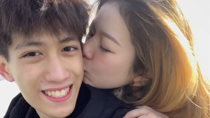 Không phải tái hợp, mà là một khởi đầu mới