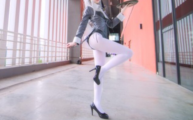 [cos collection] Little sister cosplay fleet Liangyue bunny girl, Ah Wei died again?