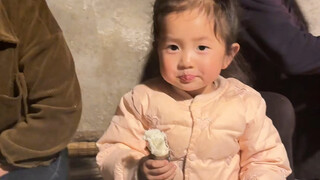 成了小时候羡慕的大人，也成了羡慕小时候的大人