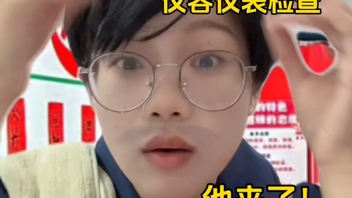 بابا مش بيتكلم الماندرين بطلاقة، لكن حماسه وودّه تجاه الزبائن ما يُمكنش التقليل منهما أبدًا!