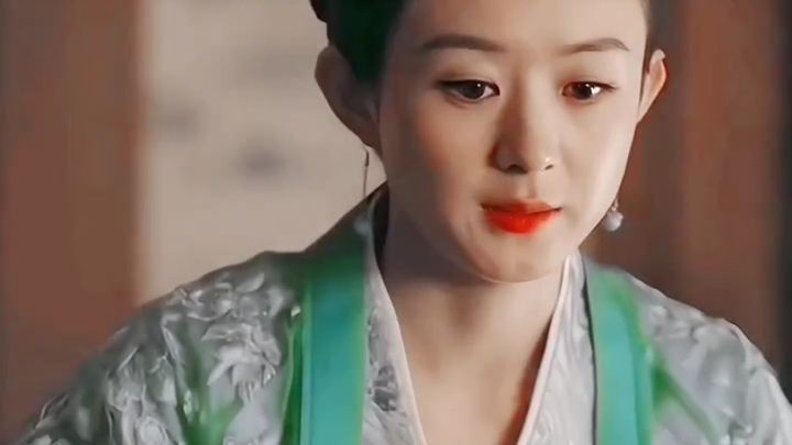 In ancient times, due to limitations in dyeing and bleaching techniques, green was hard to achieve; 