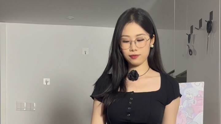 Chúc mọi người Quốc Khánh vui vẻ, cuối cùng cũng không thoát khỏi điệu nhảy Queencard hahaha