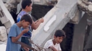apa kita masih mengeluh dengan apa yang kita makan sehari-hari, cobalah bersyukur.