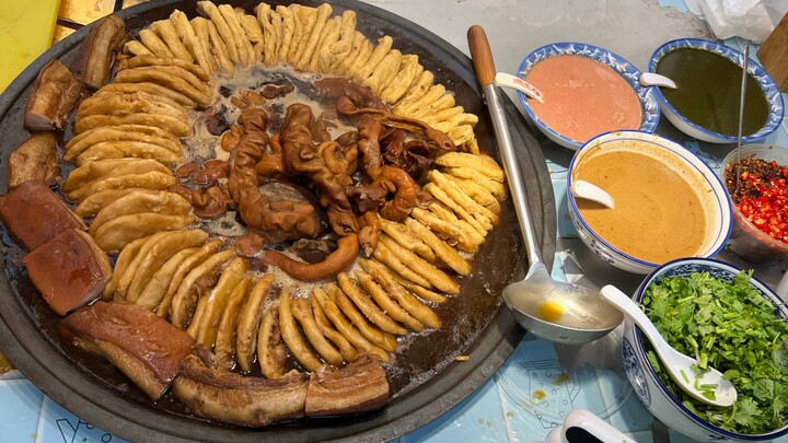 Luzhu Huo Shao ini wangi banget—hanya 25 per porsi!! Semangkuk penuh daging!