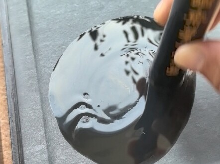 What’s it like to grind ink with a砚that works with any kind of ink?