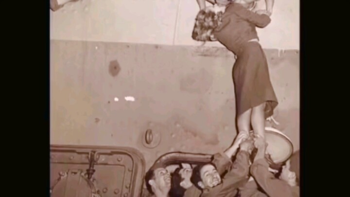 Lucu sekali, nonton lagi deh.