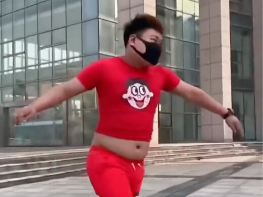 Mengenakan susu Wangzai, anak laki-laki itu ditakdirkan menjadi luar biasa