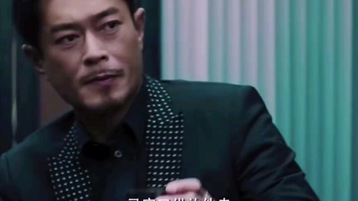 Principal Gu: How do you play “arrogant”?   Director: Just tone it down a bit.