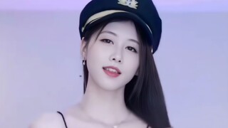 นั่งให้มั่นนะ เดี๋ยวรถจะออกแล้วนะ~