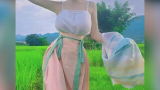 This blind date... is just ridiculous!